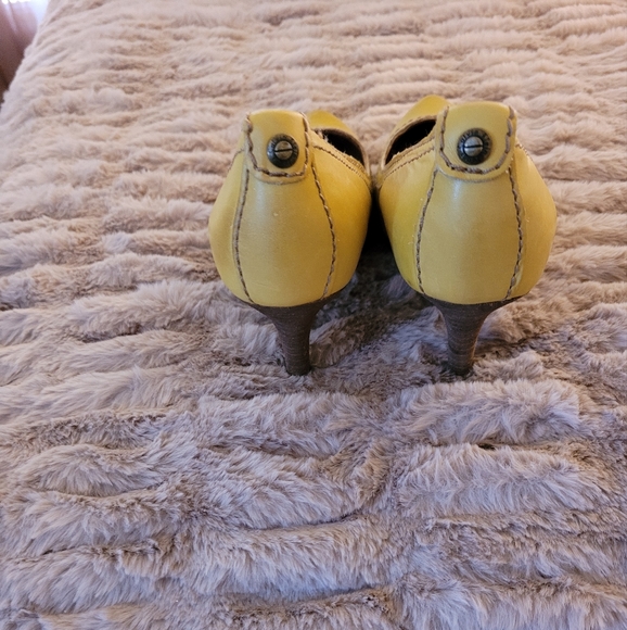 Calvin Klein Heels - Picture 3 of 8